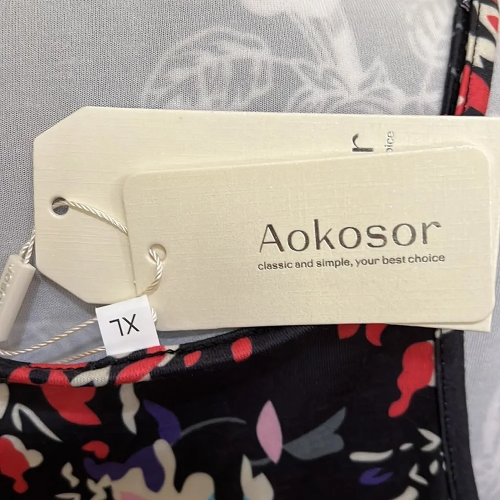 Flattering Floral Spaghetti strap V neck comfy stretch - Picture 8 of 10